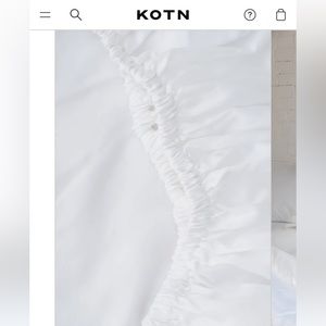 NWT KOTN Cotton White Fitted Sheet + 2 pillow cases( Queen size)